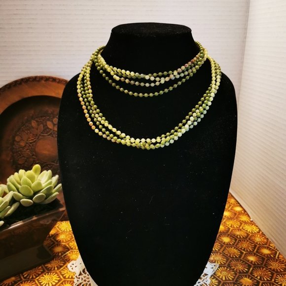 Vintage Faux Jade Bead Multi Strand Necklace - Picture 11 of 13